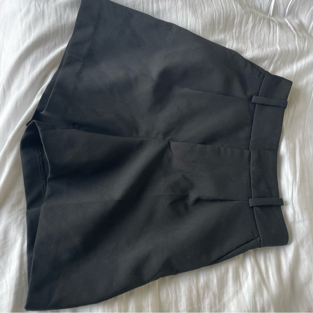 Zara Pleated Black Short